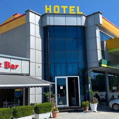 Kompleksi Gjoni Fier Esterno foto