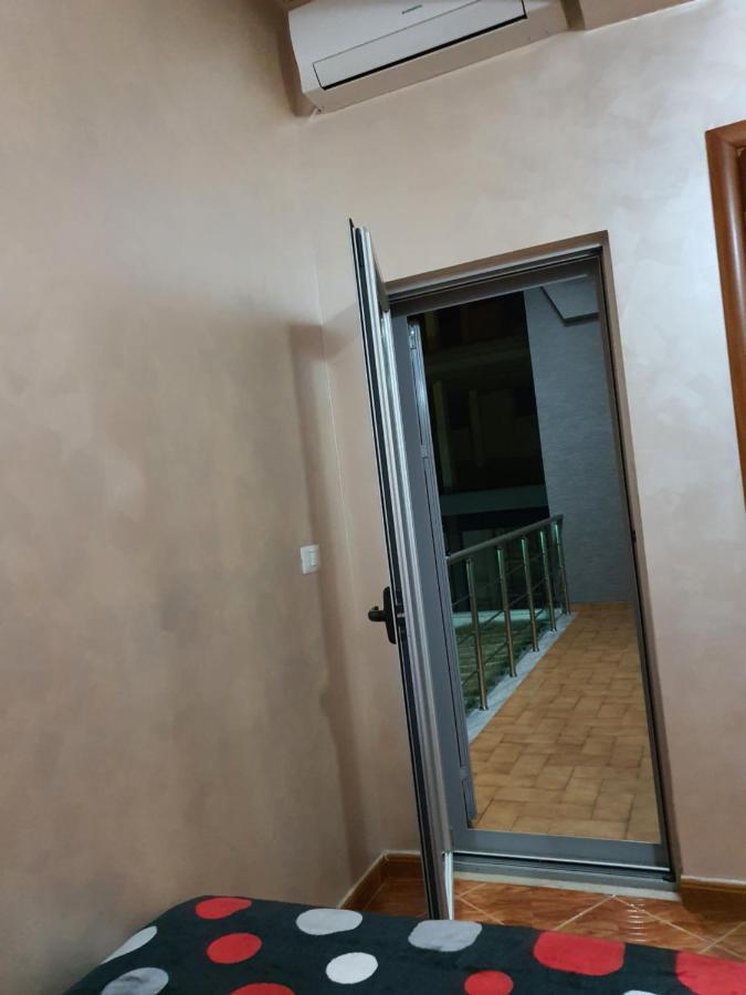 Kompleksi Gjoni Fier Esterno foto