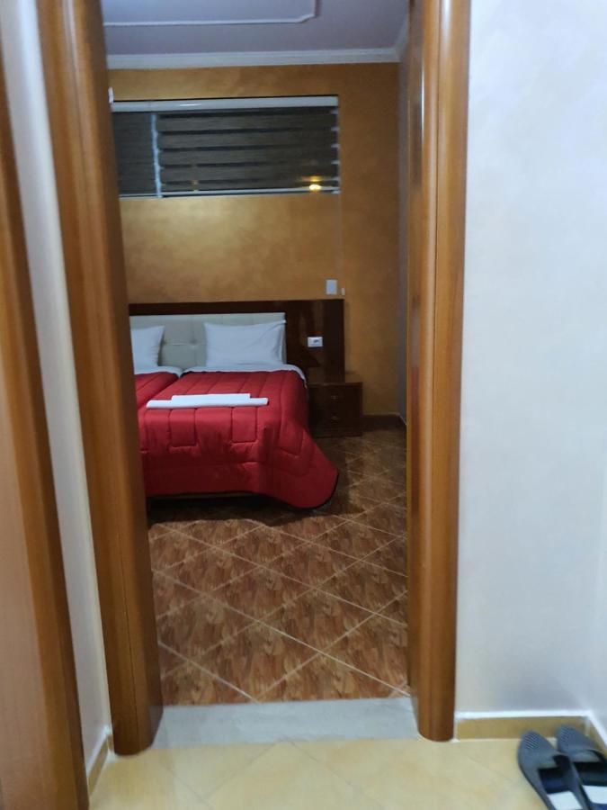 Kompleksi Gjoni Fier Esterno foto