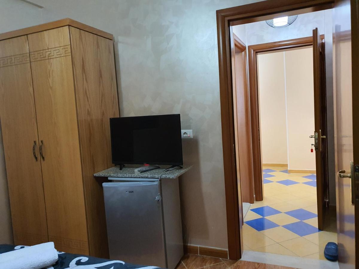 Kompleksi Gjoni Fier Esterno foto